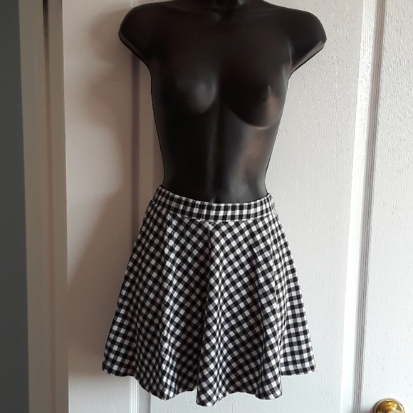 💕CUTE💕 New Forever 21 swing skirt - Picture 3 of 5